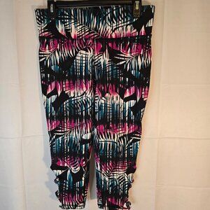 Hawaiian Print Capris Leggings
